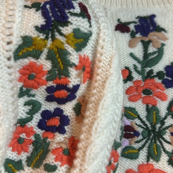 Alice + Olivia Darren Embroidered Puff Sleeve Sweater Size XS - Picture 10 of 10